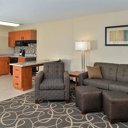 Mainstay Suites Fargo - I-94 Medical Center Экстерьер фото