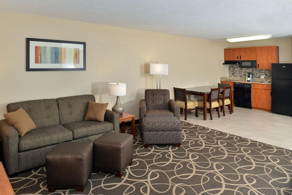 Mainstay Suites Fargo - I-94 Medical Center Экстерьер фото