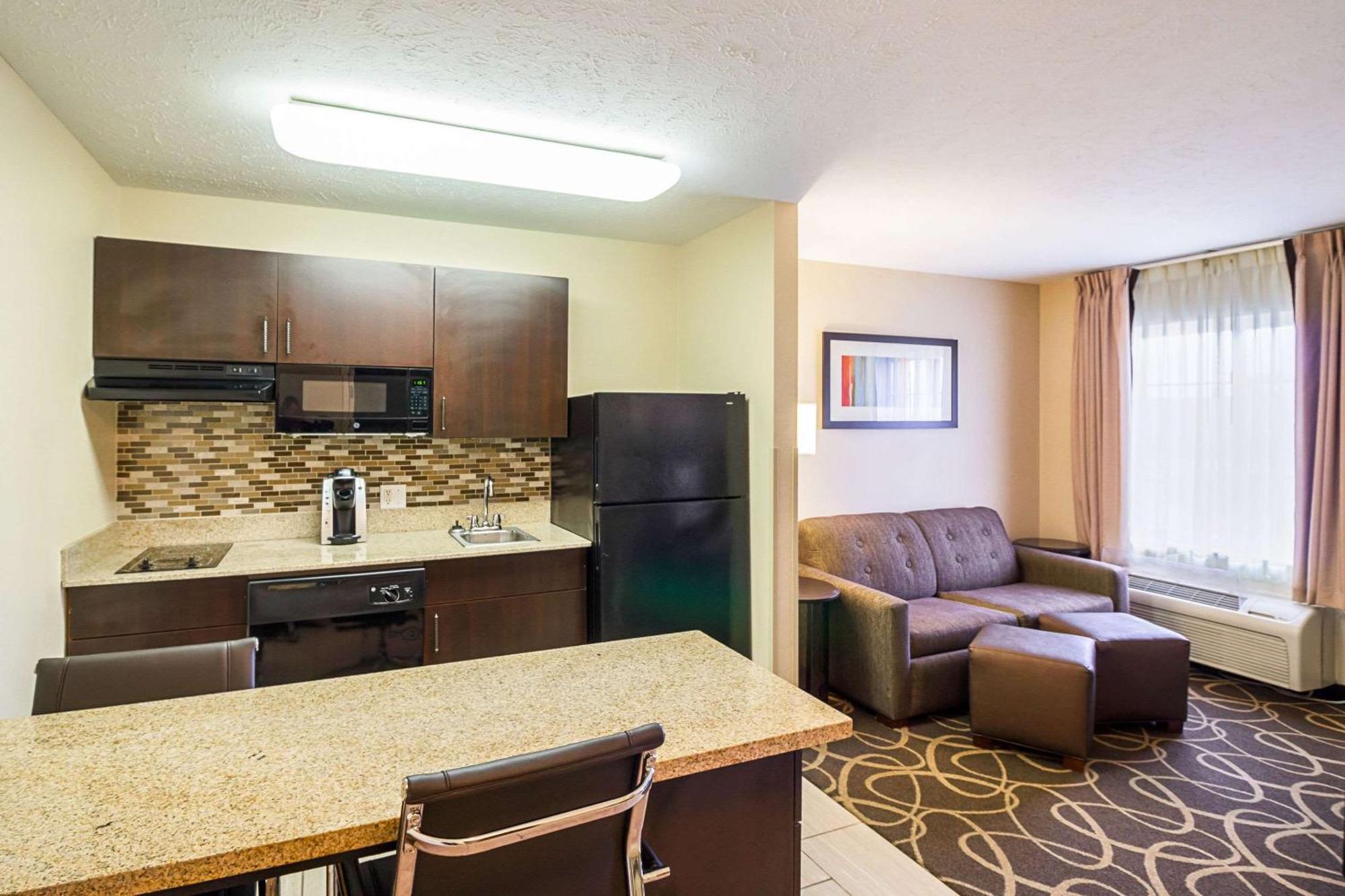 Mainstay Suites Fargo - I-94 Medical Center Экстерьер фото