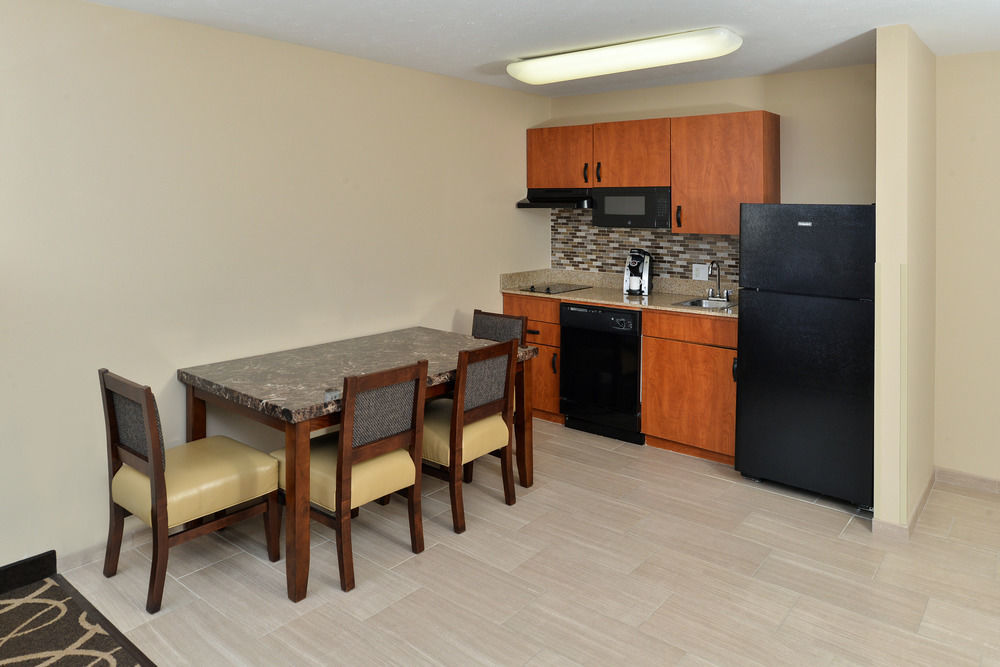 Mainstay Suites Fargo - I-94 Medical Center Экстерьер фото