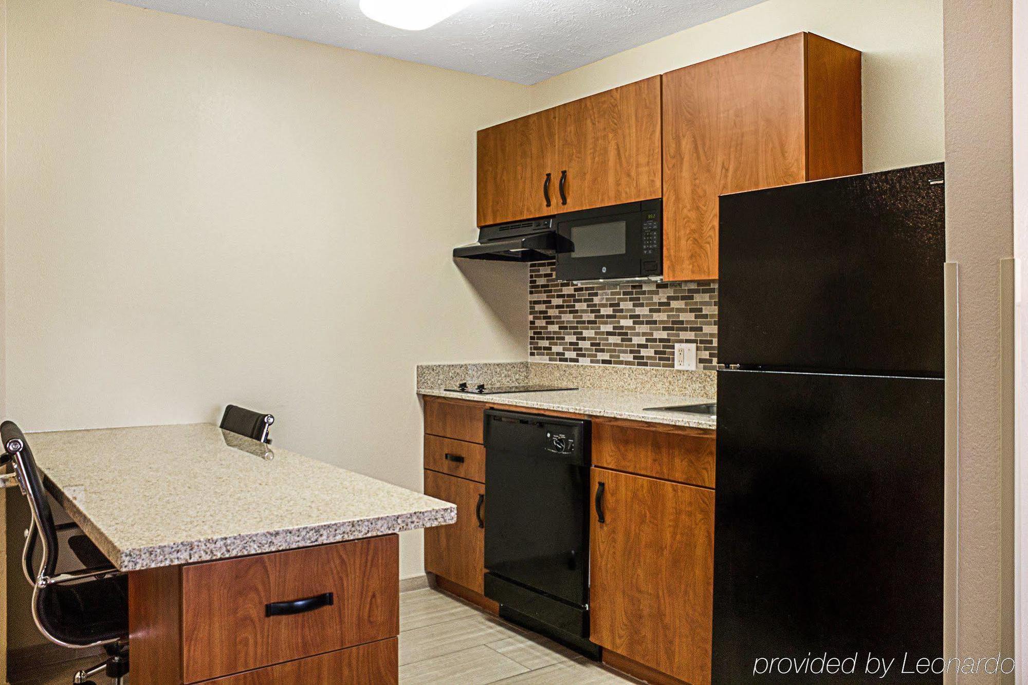 Mainstay Suites Fargo - I-94 Medical Center Экстерьер фото