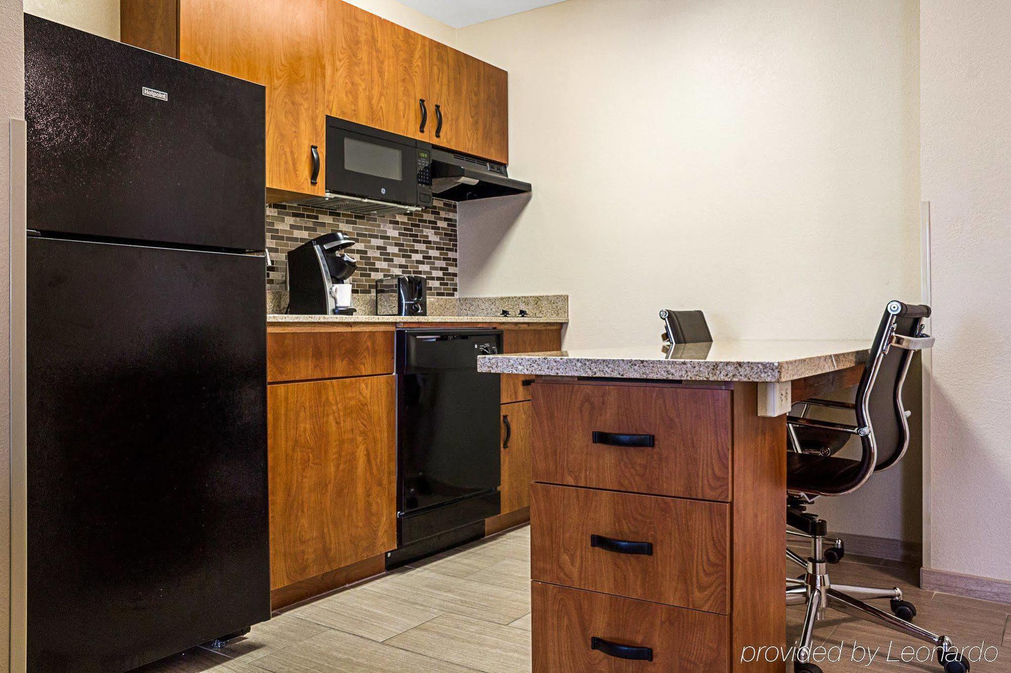 Mainstay Suites Fargo - I-94 Medical Center Экстерьер фото